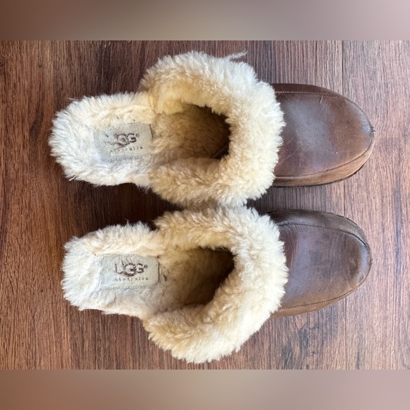 UGG Women’s Kalie Leather Studded Shearling Clogs Wood Bottom - Picture 6 of 15